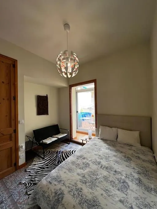 Apartment Chambre Avec Acces Prive, Terrasse, Piscine Barcelona